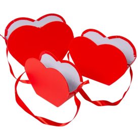   Papír doboz szív alakú szatén akasztóval piros 24-22-19cm 3db-os