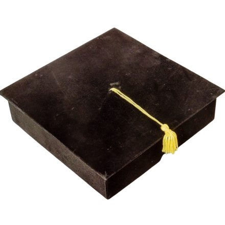 Bársony papírdoboz ballagási sapi fekete M4,5x18cm