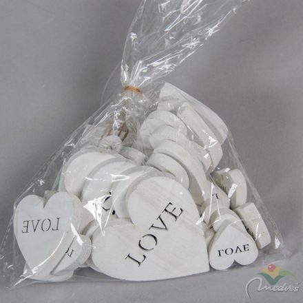 Fa szívek fehér LOVE felirat 3-5-7cm 30db-os