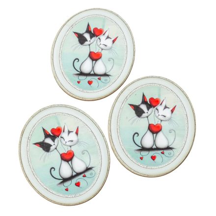 Nyomtatott dekorkarton Valentin napi szerelmes cicák ovál táblac 8cm 3db-os