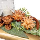 Sírdísz téglalap arany tálban üvegmécsessel és szárazvirággal M23x28cm