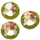 Szizálos széna koszorú selyem ésszárazvirág dízítéssel zöld 25cm