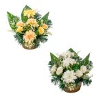 Sírdísz féloldalas arany műanyag tálban vegyes selyemvirág díszítéssel M22x25cm
