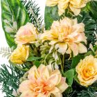 Sírdísz féloldalas arany műanyag tálban vegyes selyemvirág díszítéssel M22x25cm
