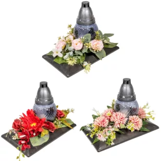   Sírdísz téglalap fekete műanyag tálban üvegmécsessel és vegyes selyemvirággal M25x28cm     